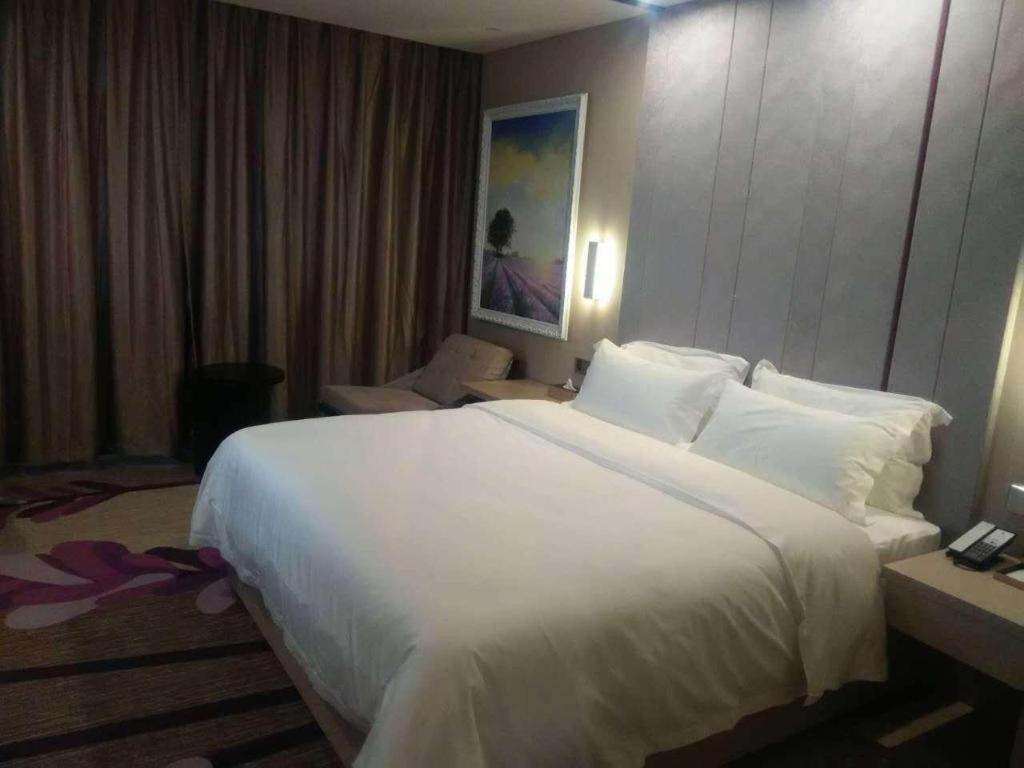 Lavande Hotel Nanchang Ai XI Hu Subway East Station Branch Dış mekan fotoğraf