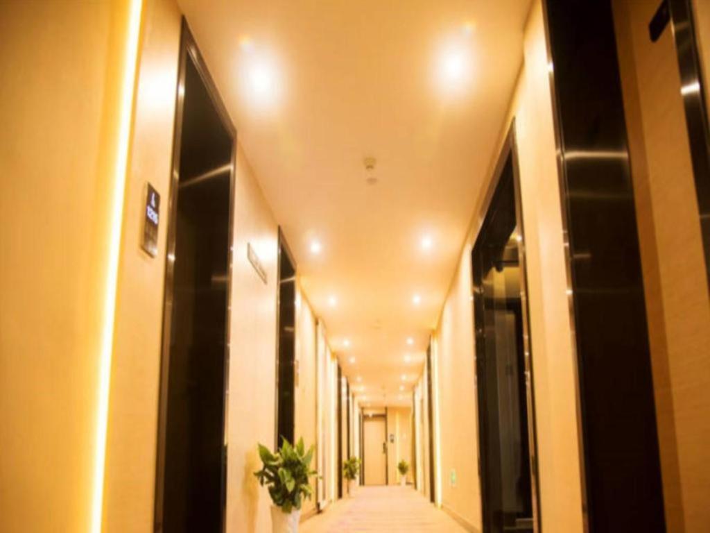 Lavande Hotel Nanchang Ai XI Hu Subway East Station Branch Dış mekan fotoğraf